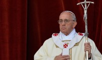 Según Ezzati, el papa Francisco aseguró que, pese a que no todos comparten la misma opinión, en la iglesia católica "hay estructuras caducas y hay que renovarlas".